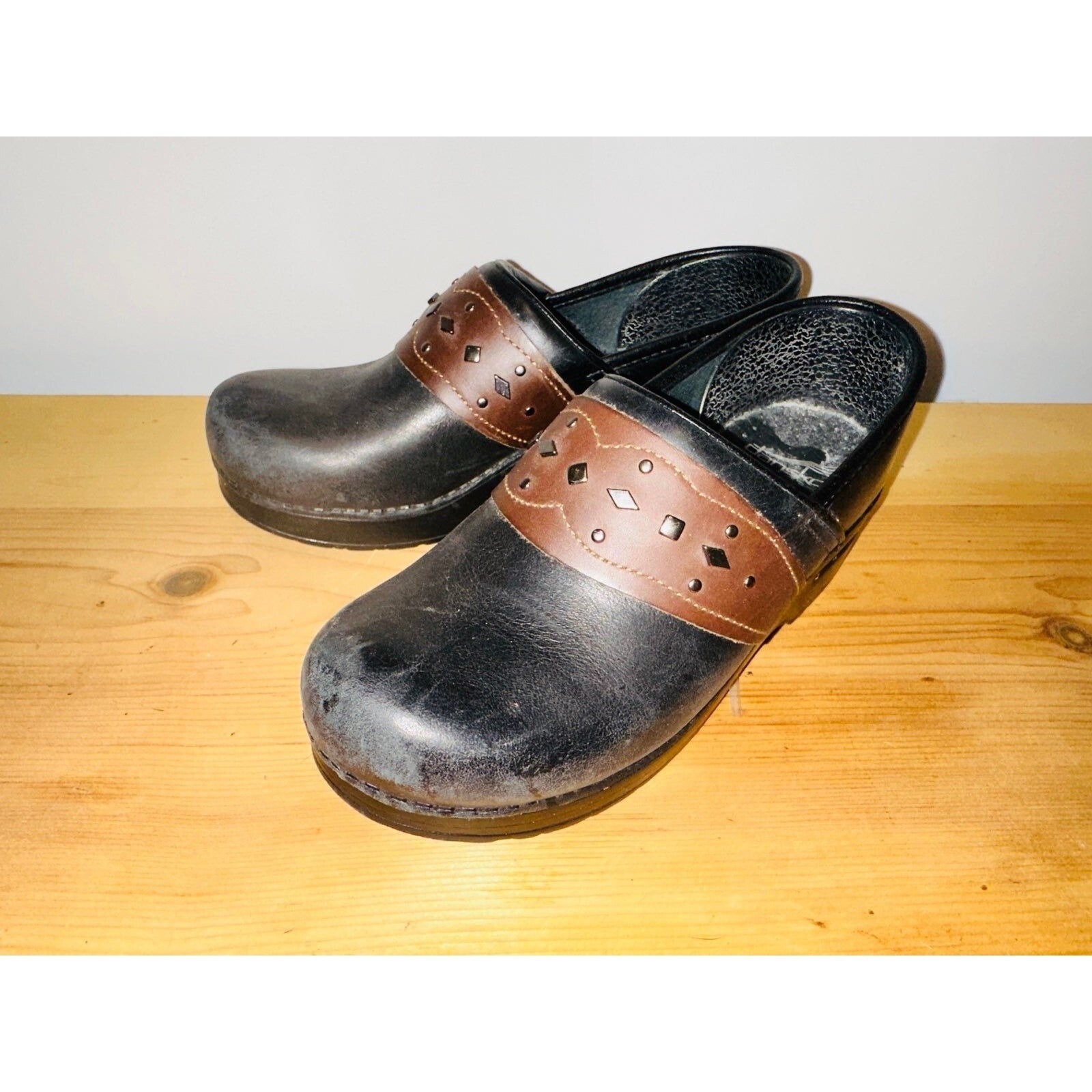 C4 Dansko Leather Clogs Women's Size 38 U.S. 7.5-8 Black Studded 340020202
